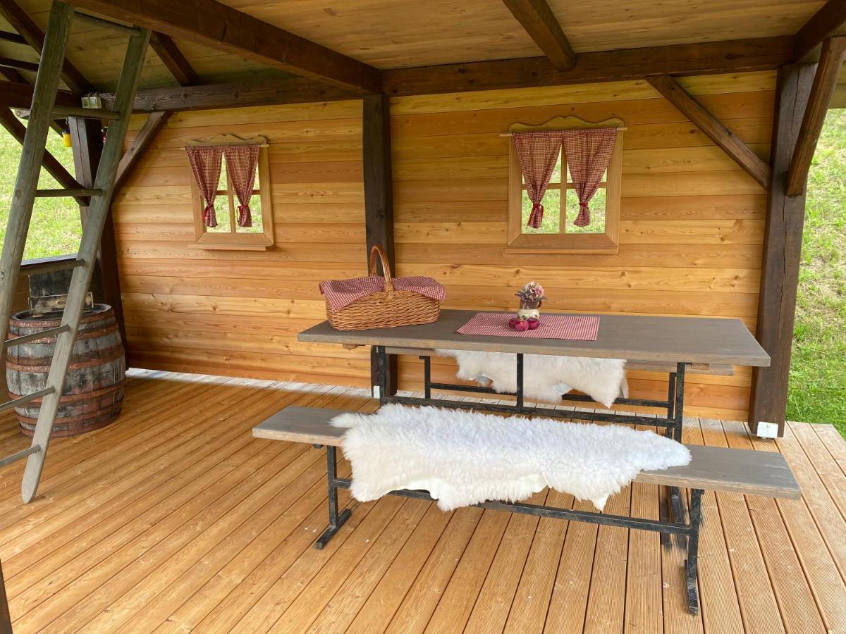 Wooden Hut At Tourist Farm Artisek Villa Store Exterior foto