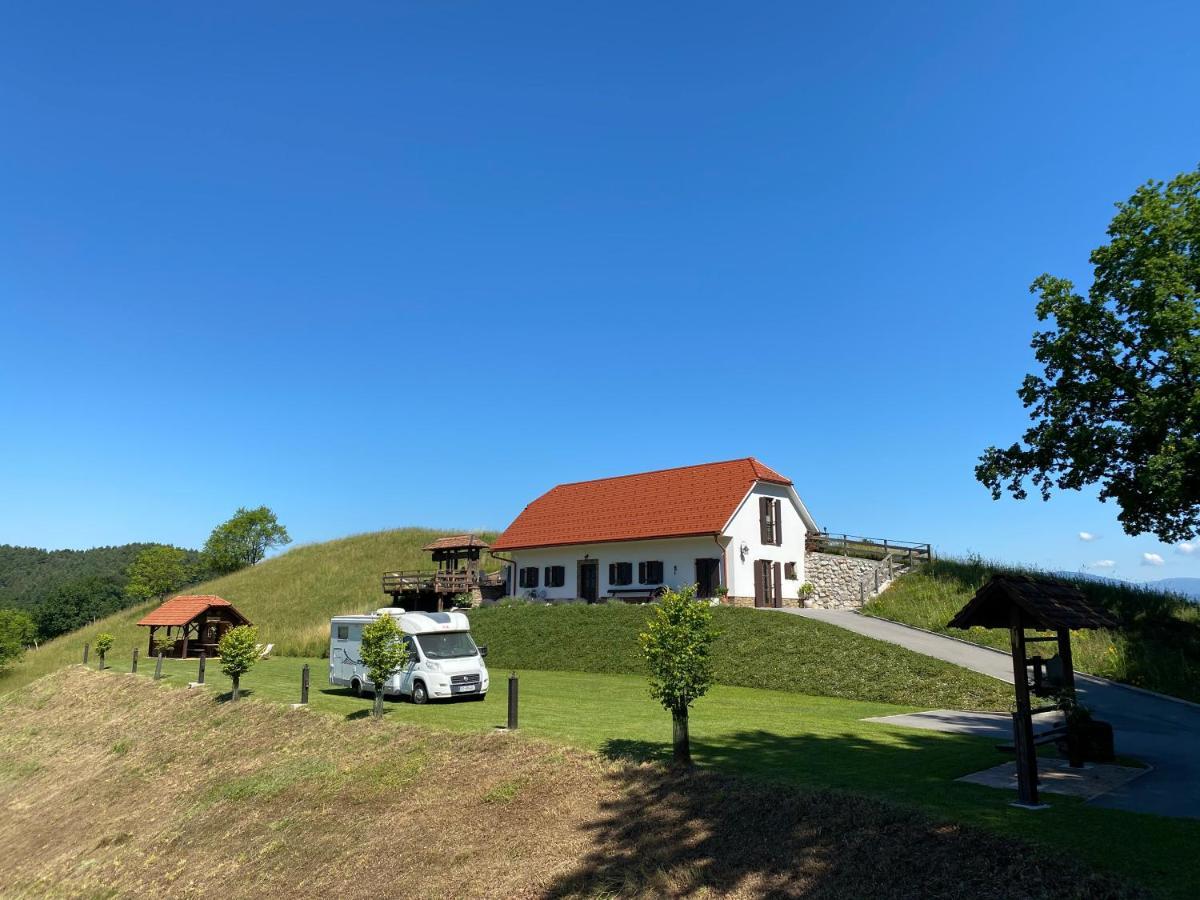 Wooden Hut At Tourist Farm Artisek Villa Store Exterior foto