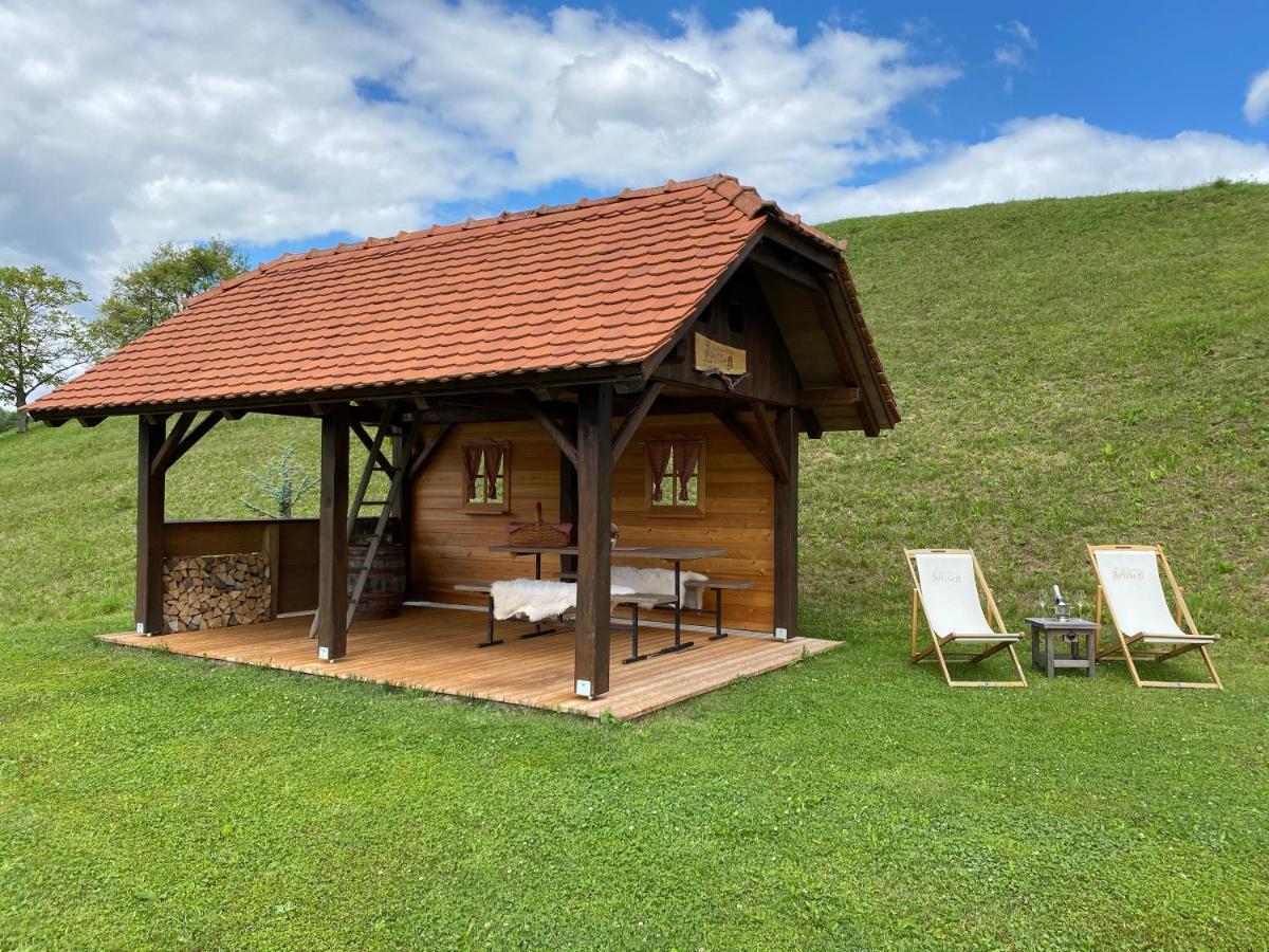 Wooden Hut At Tourist Farm Artisek Villa Store Exterior foto